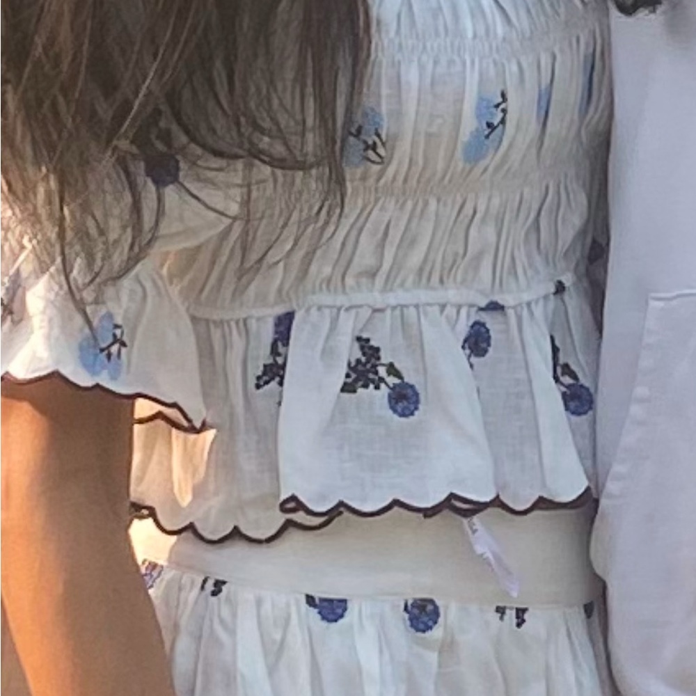 Lug von Siga ruffle top and matching skirt
